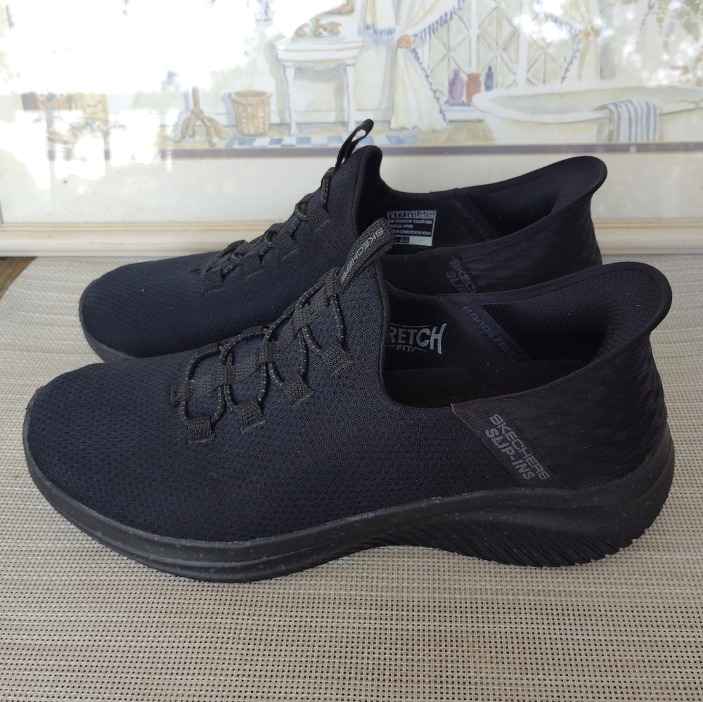 Skechers "Ultra Flex 3.0" Black Knit "Slip-Ins" Casual Shoes. Size 8W. Near New.
